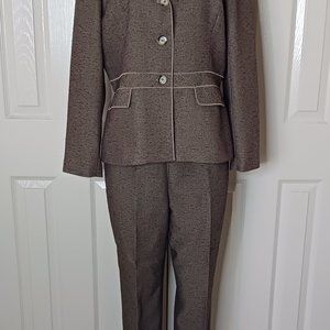 Kasper Pants Suit Size 14
